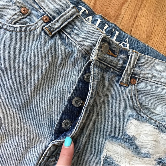 Aritzia🖤Talula Cut-Off Shorts - Picture 4 of 5